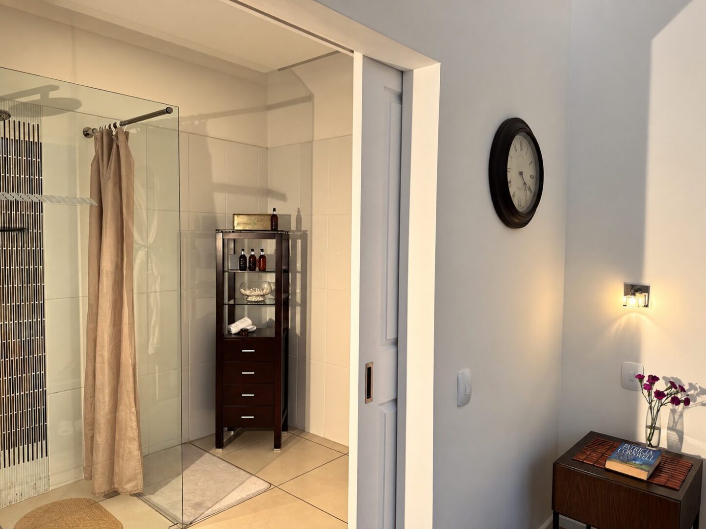 Superior King Room Bathroom