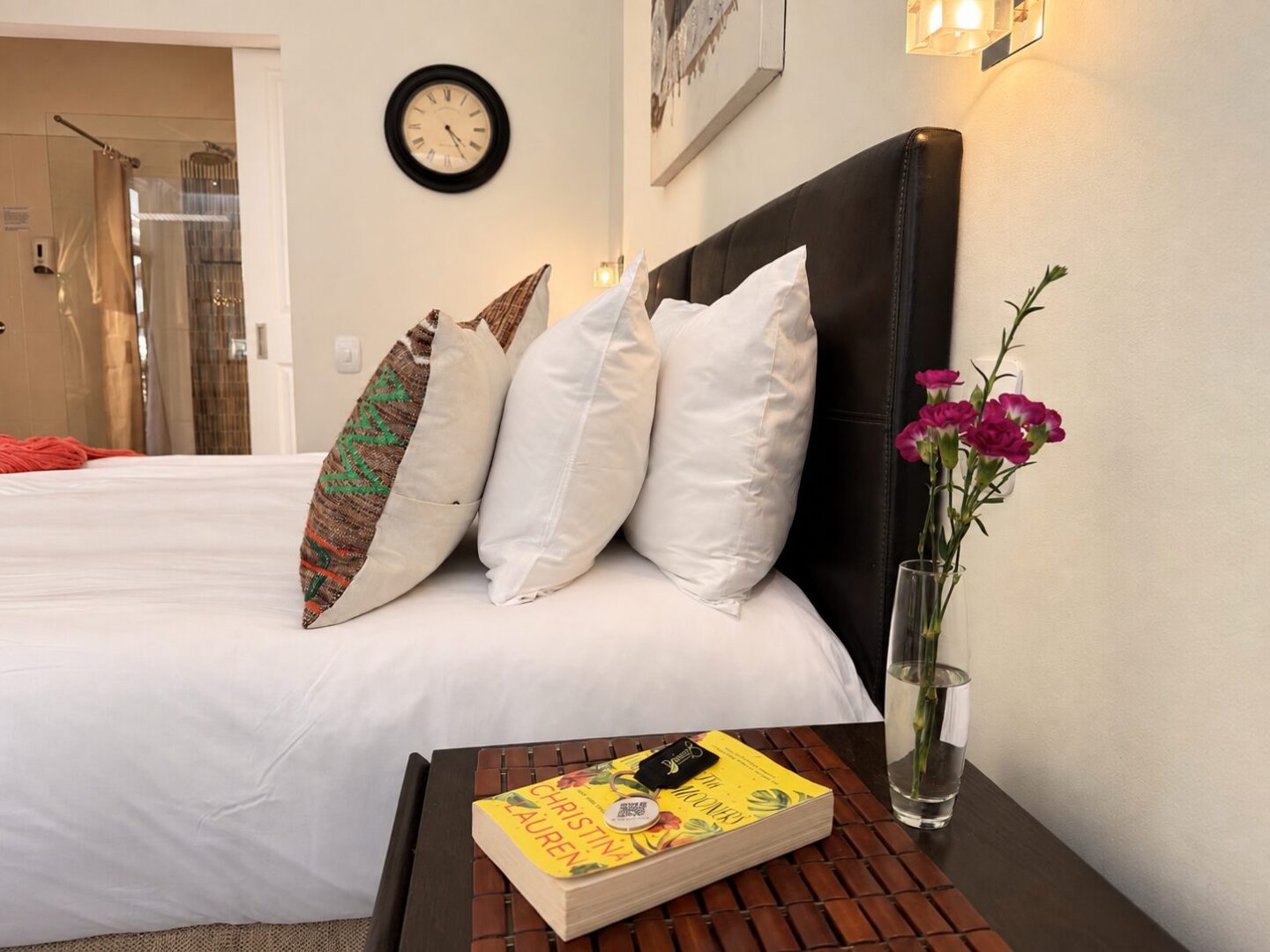 Superior King Room Bedside